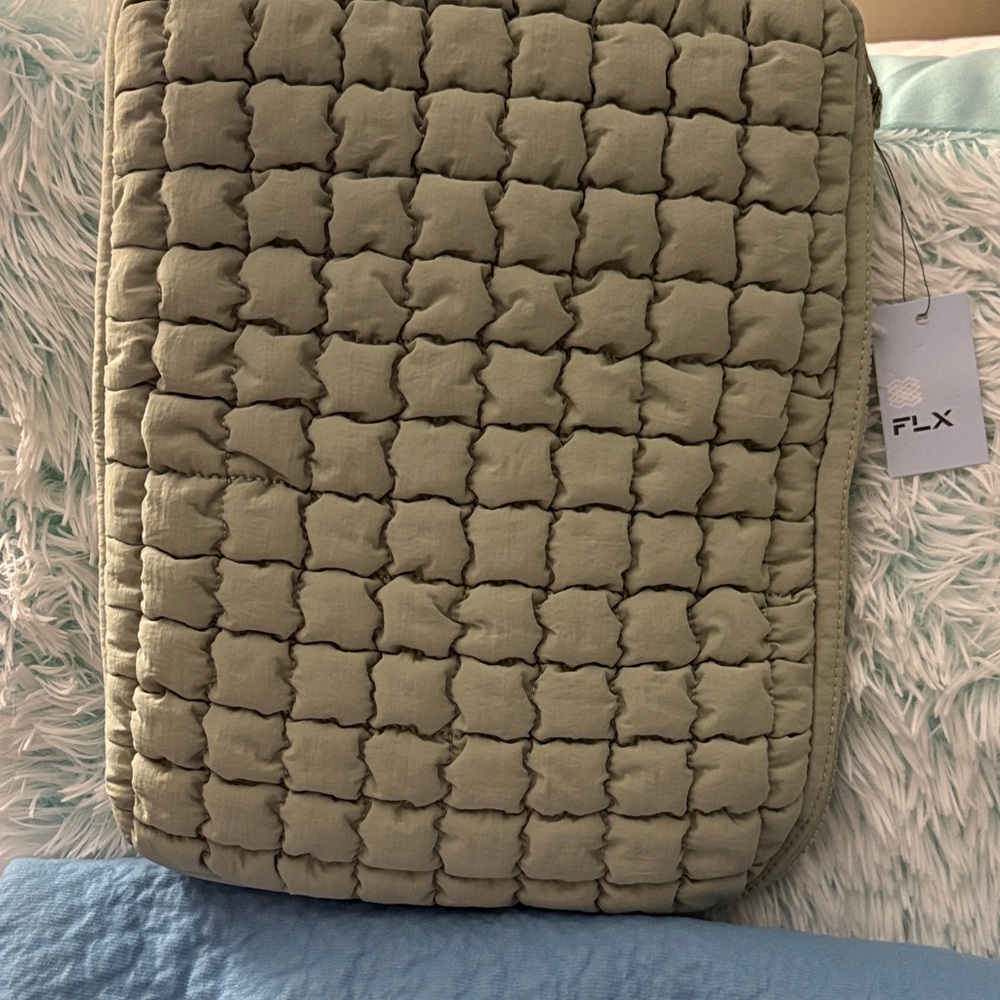 FLX Quilted Laptop Sleeve in Olive